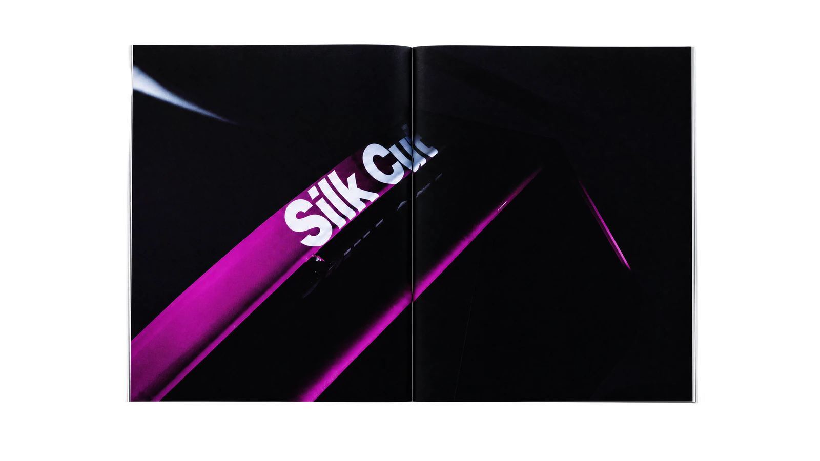 Jaguar XJR-14 · Spread 05 open brochure spread